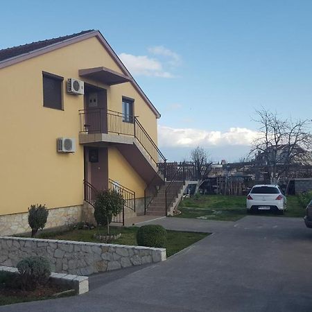 Hostel Vera - Airport Podgorica Mitrovici  Ngoại thất bức ảnh