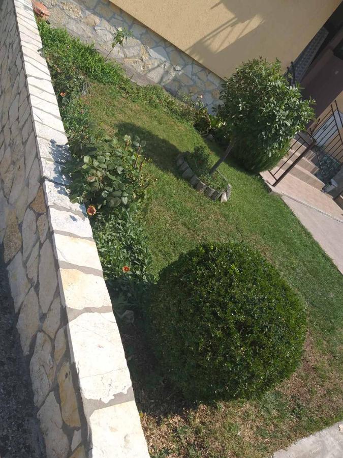 Hostel Vera - Airport Podgorica Mitrovici  Ngoại thất bức ảnh