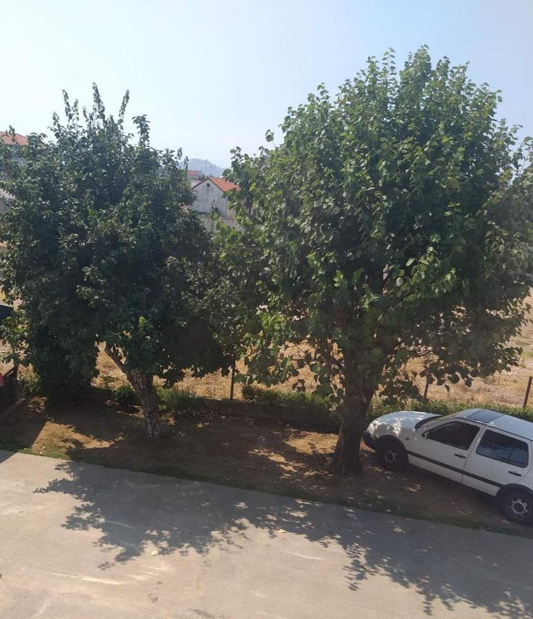 Hostel Vera - Airport Podgorica Mitrovici  Ngoại thất bức ảnh