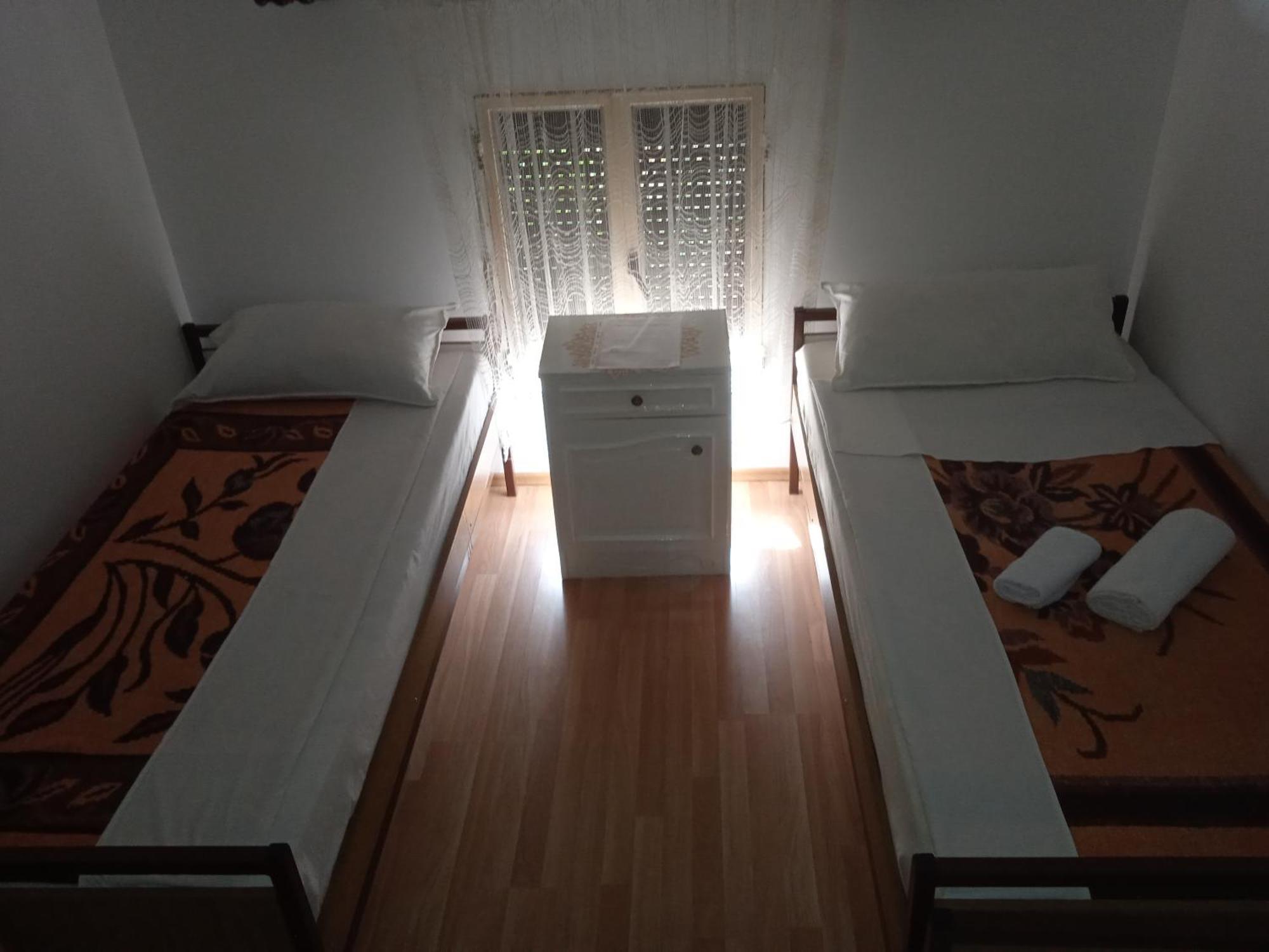 Hostel Vera - Airport Podgorica Mitrovici  Phòng bức ảnh