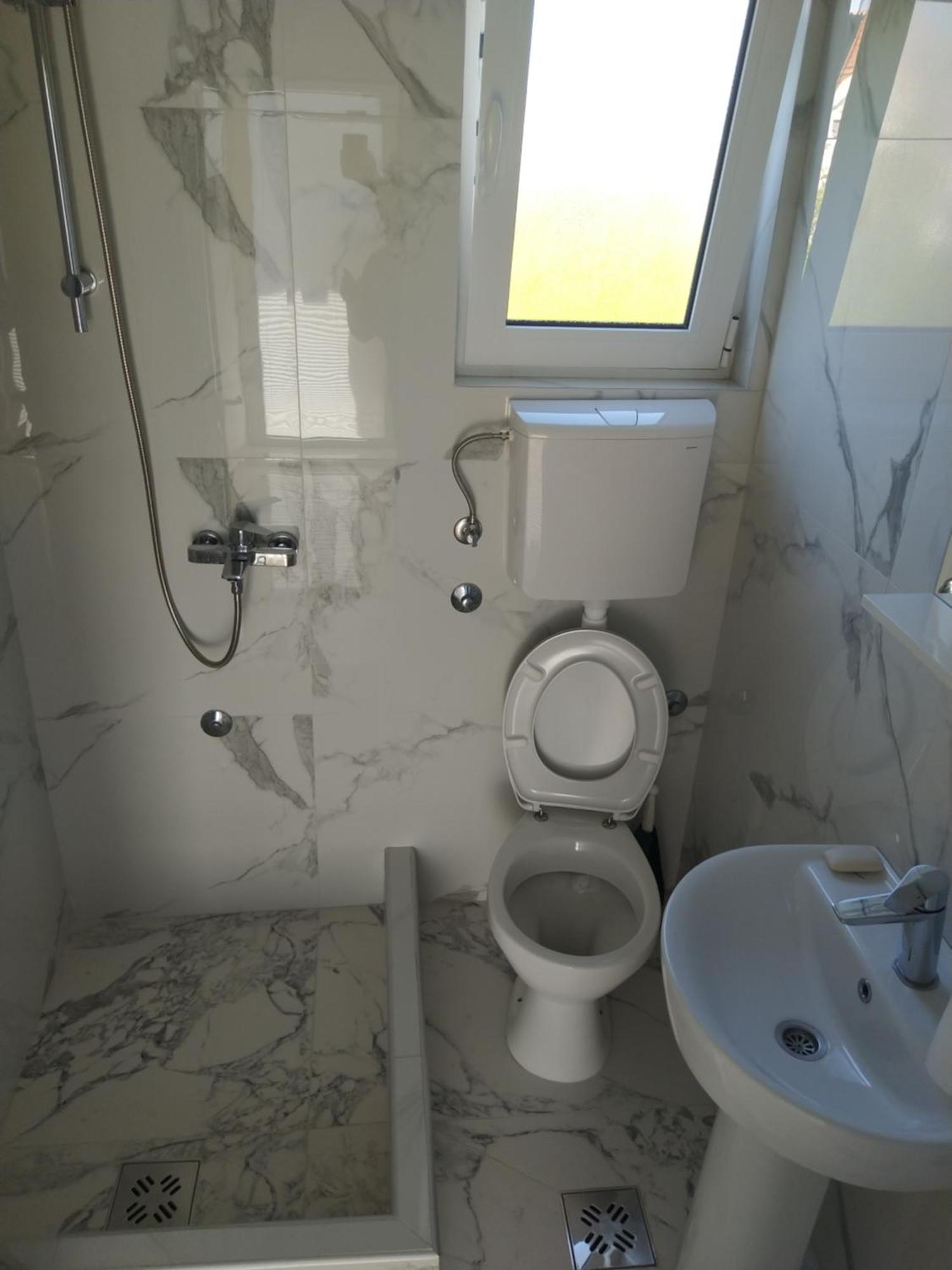 Hostel Vera - Airport Podgorica Mitrovici  Ngoại thất bức ảnh