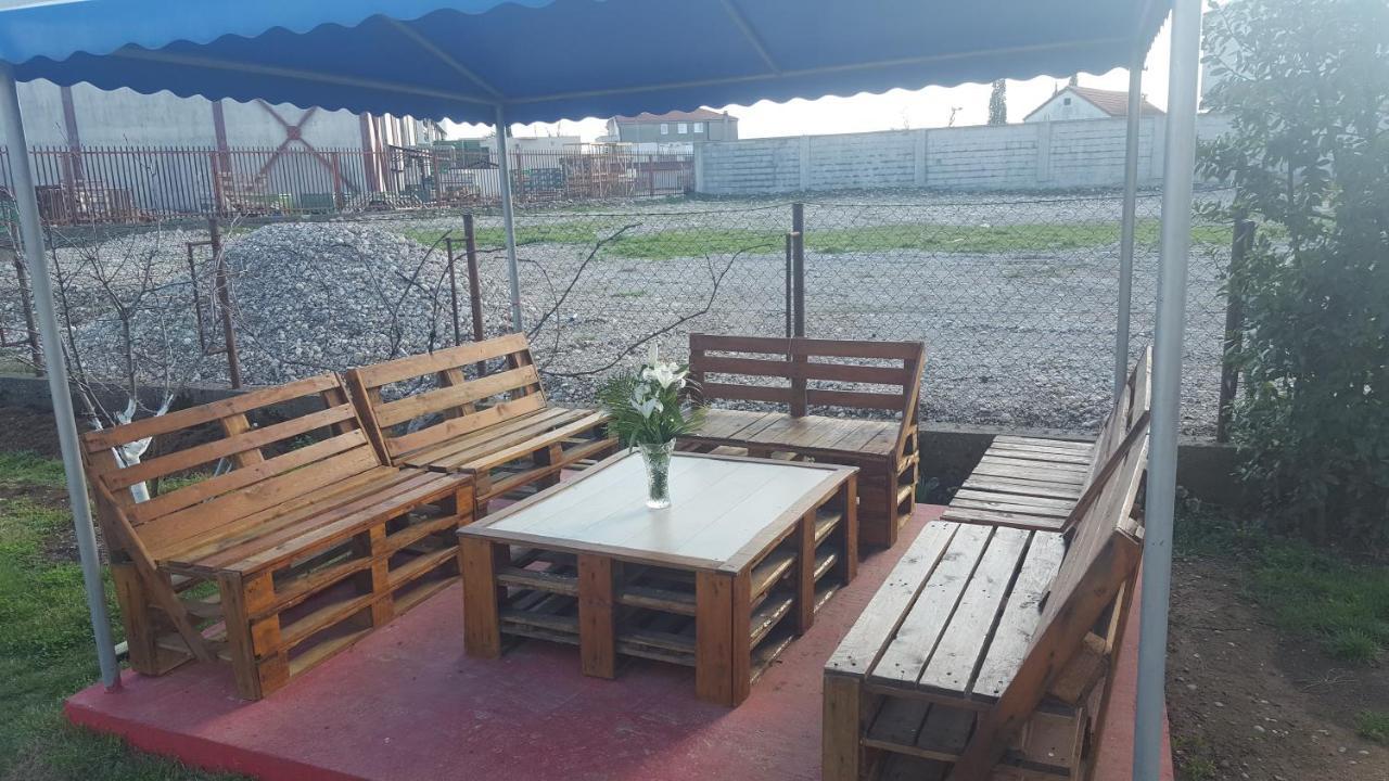 Hostel Vera - Airport Podgorica Mitrovici  Ngoại thất bức ảnh